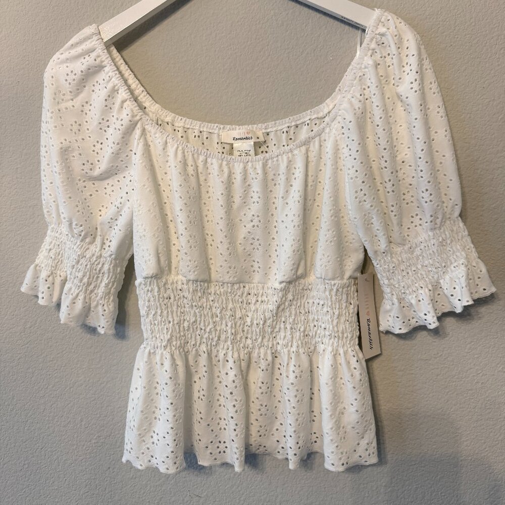 NWT Urban Romantics White boho peplum blouse top puff sleeves, size medium